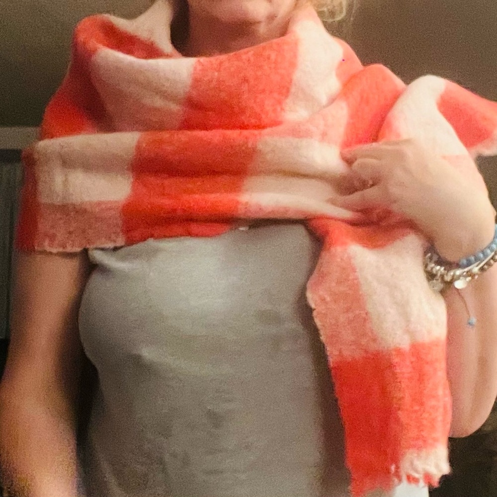 Banana Republic Red White Plaid Oversized Wrap Scarf One Size - Picture 5 of 8